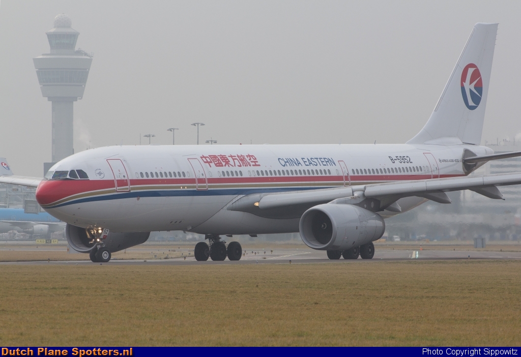 B-5952 Airbus A330-200 China Eastern Airlines by Sippowitz