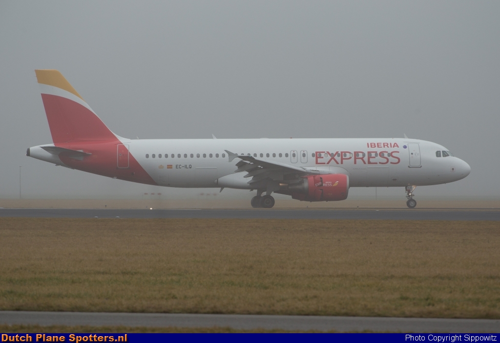EC-ILQ Airbus A320 Iberia Express by Sippowitz
