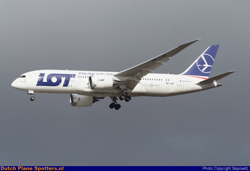 SP-LRF Boeing 787-8 Dreamliner LOT Polish Airlines by Sippowitz