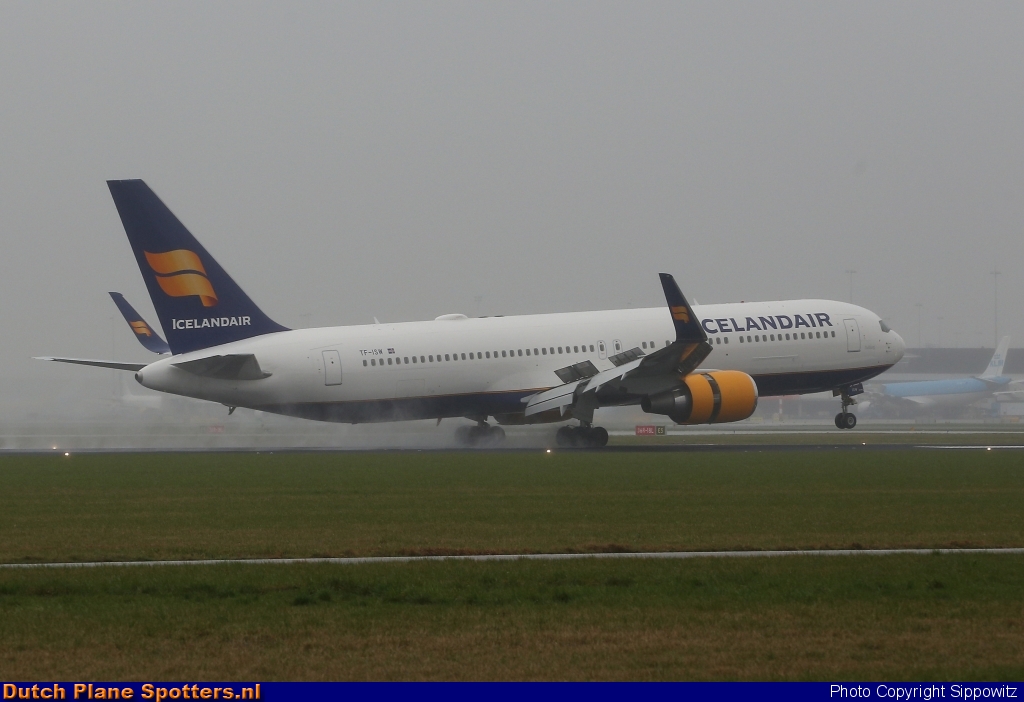 TF-ISW Boeing 767-300 Icelandair by Sippowitz