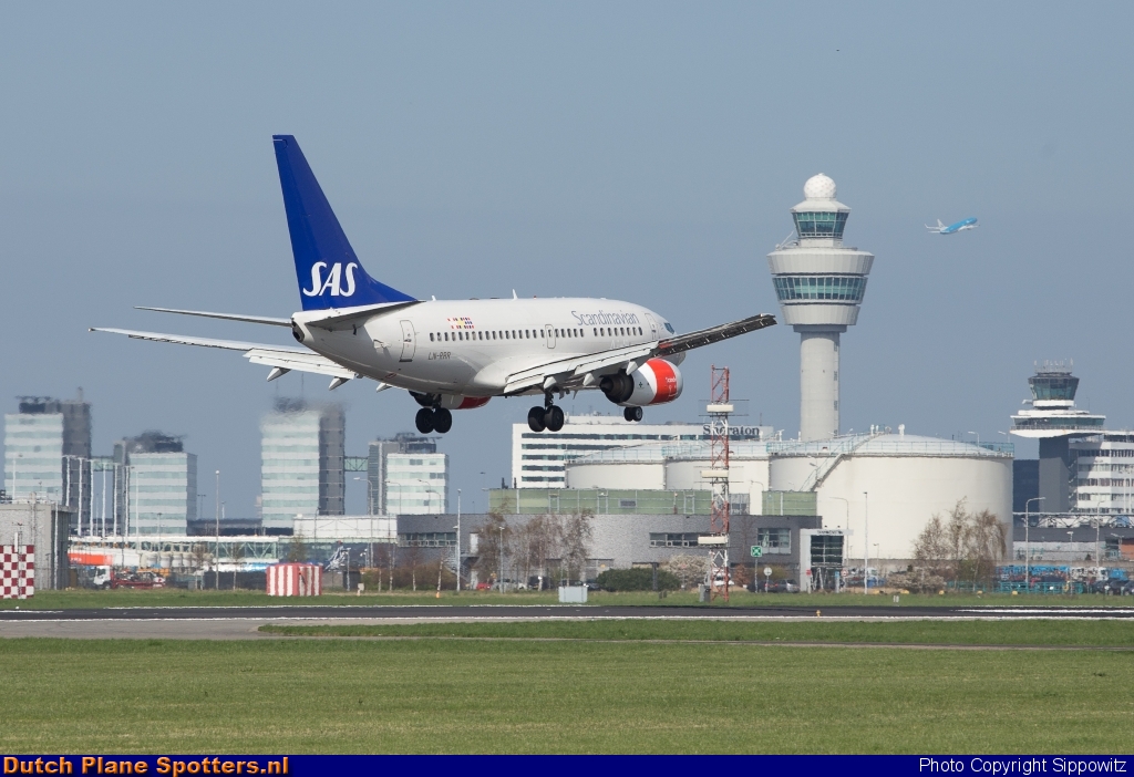 LN-RRR Boeing 737-600 SAS Scandinavian Airlines by Sippowitz
