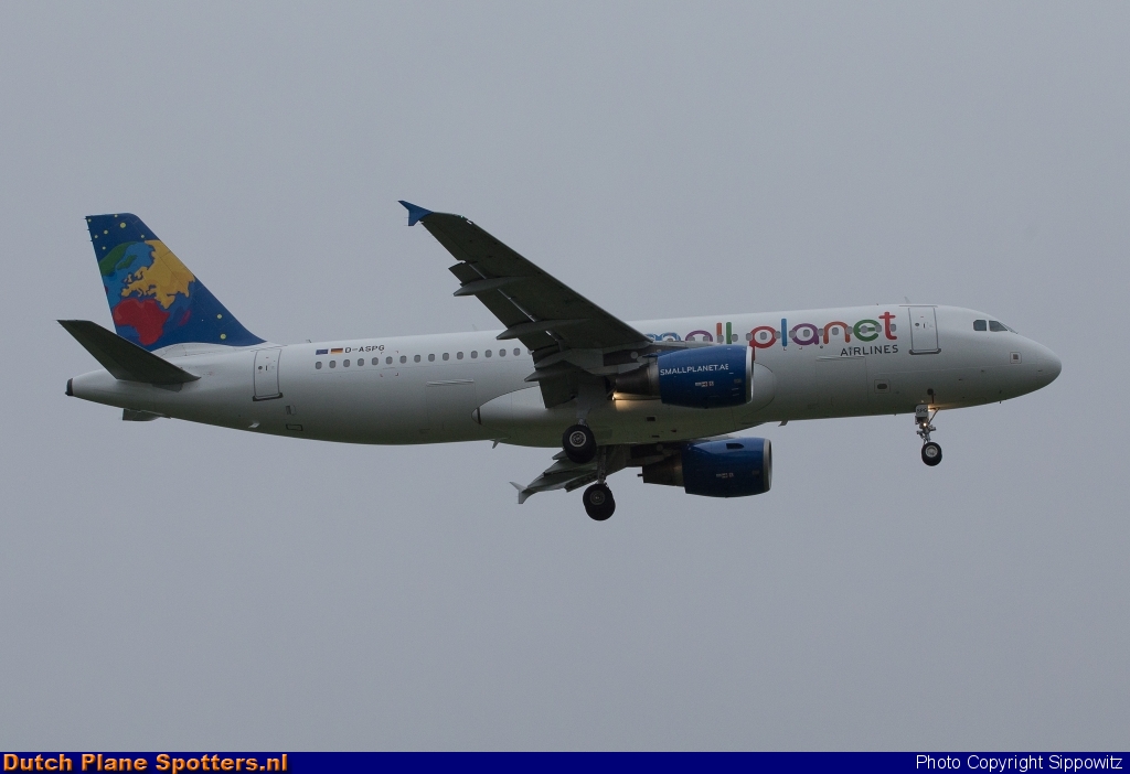 D-ASPG Airbus A320 Small Planet Airlines Germany by Sippowitz