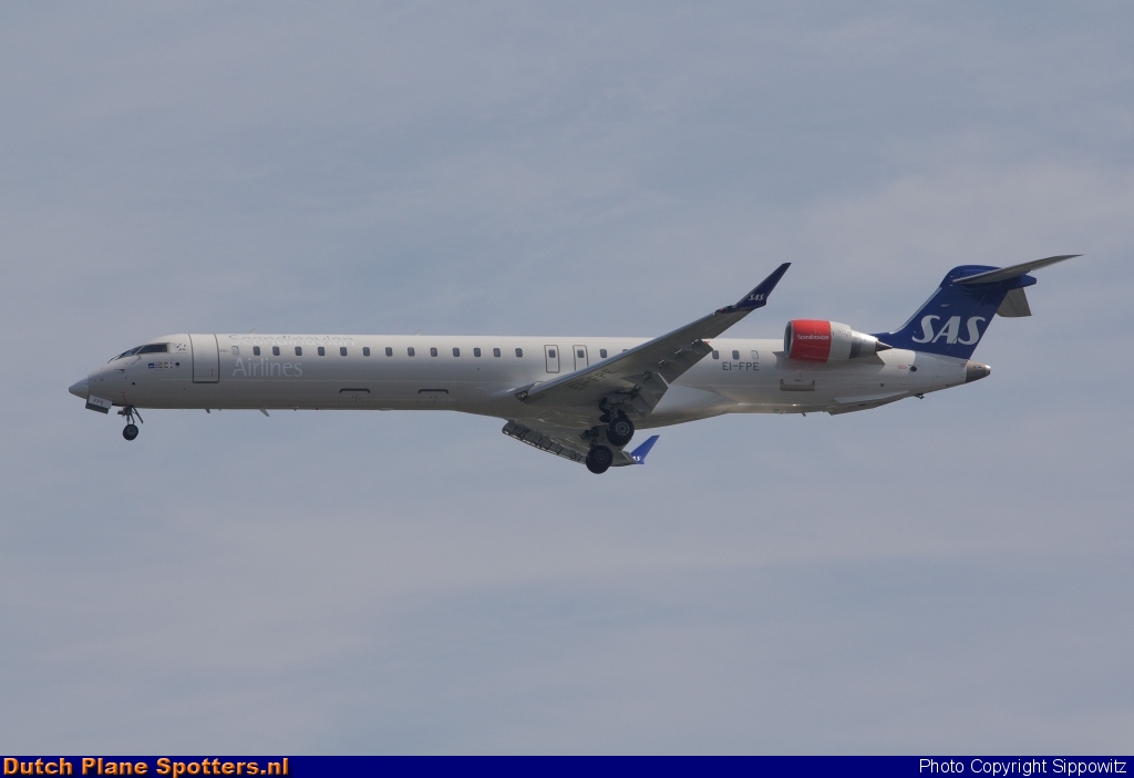 EI-FPE Bombardier Canadair CRJ900 Cityjet (SAS Scandinavian Airlines) by Sippowitz