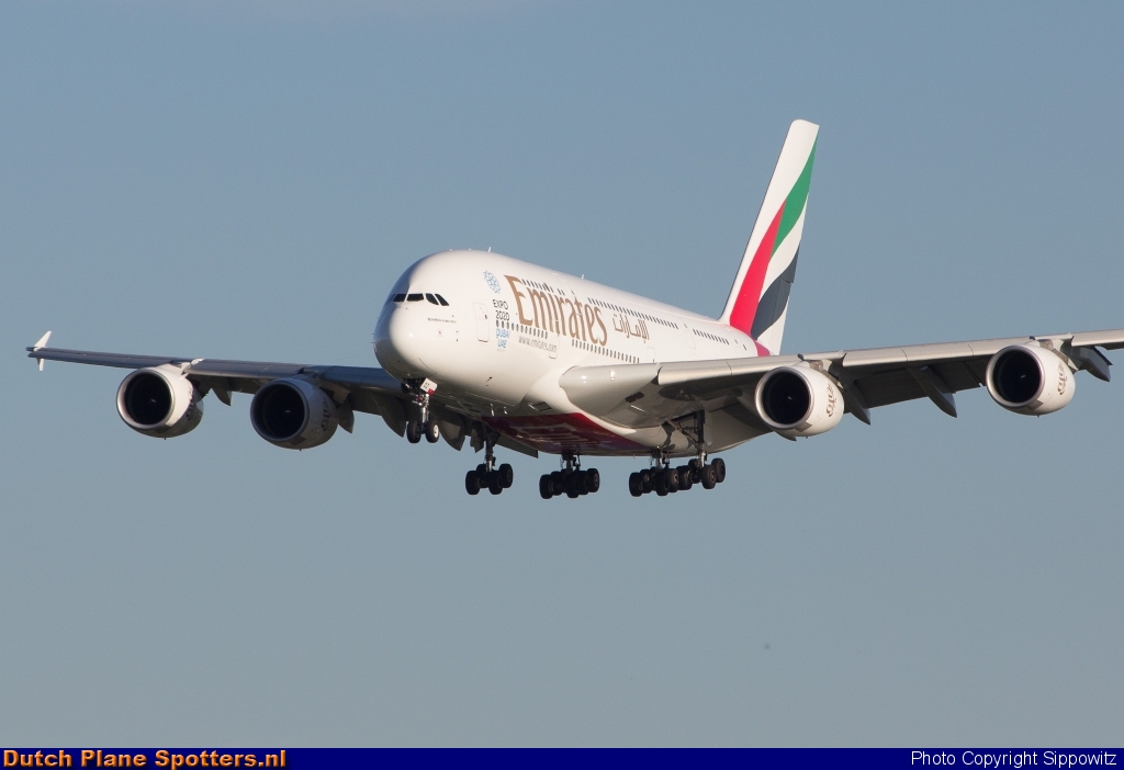 A6-EOZ Airbus A380-800 Emirates by Sippowitz