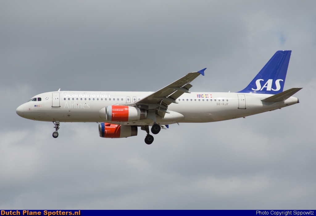 SE-RJF Airbus A320 SAS Scandinavian Airlines by Sippowitz