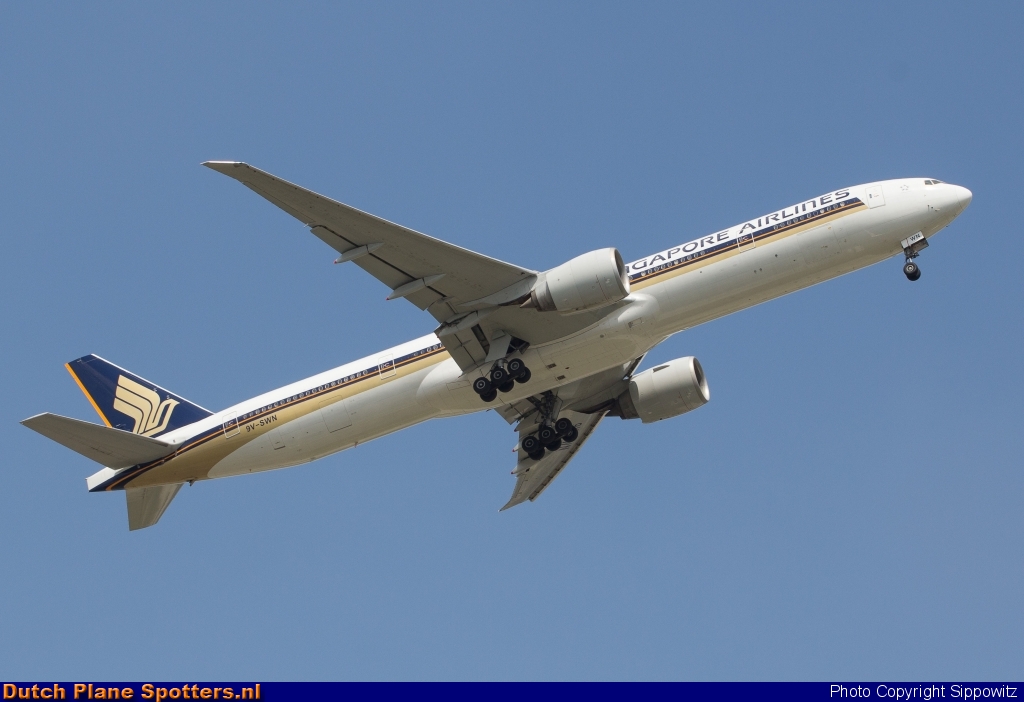 9V-SWN Boeing 777-300 Singapore Airlines by Sippowitz