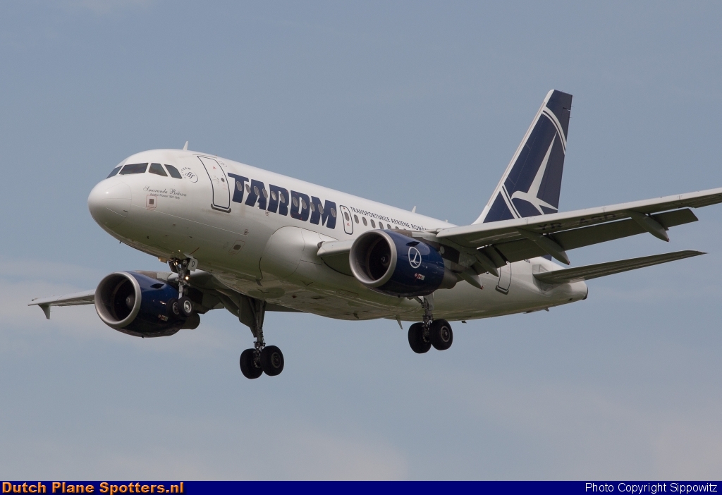 YR-ASD Airbus A318 TAROM by Sippowitz