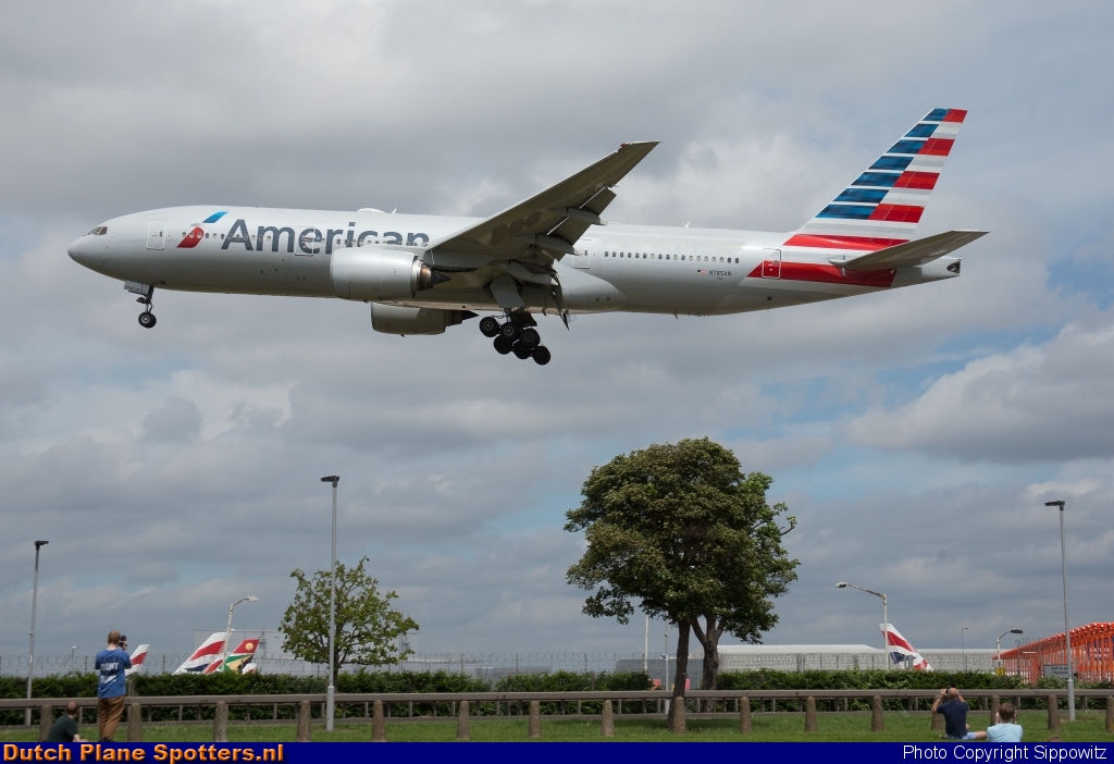 N785AN Boeing 777-200 American Airlines by Sippowitz