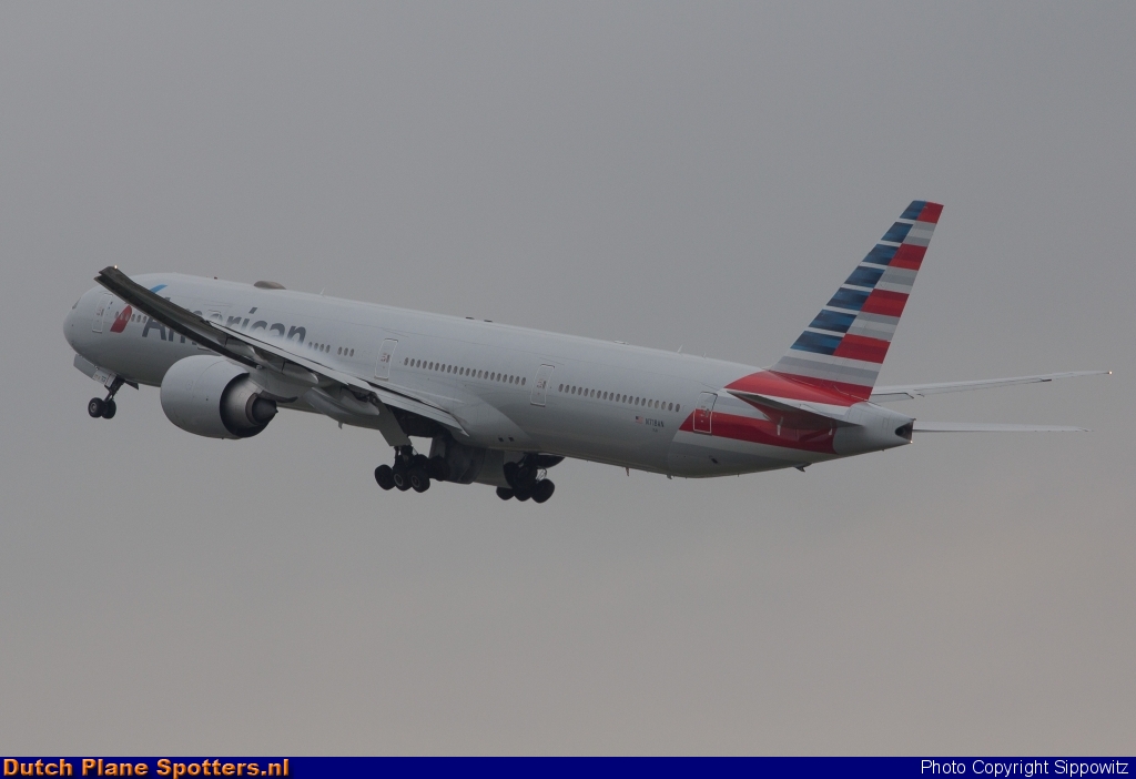 N718AN Boeing 777-300 American Airlines by Sippowitz