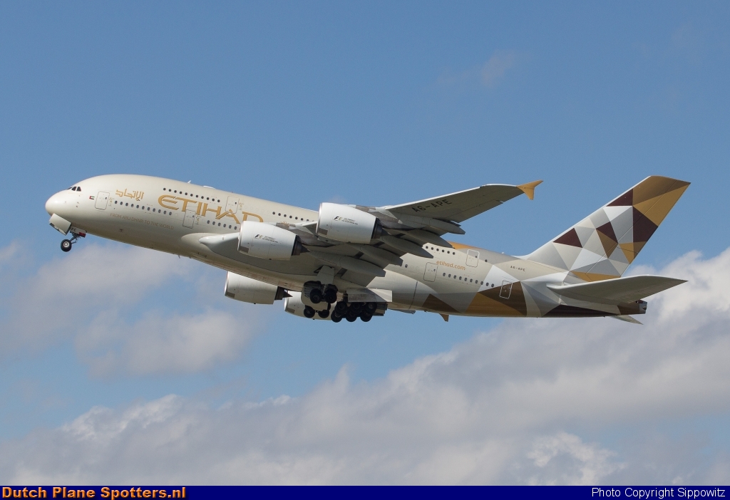 A6-APE Airbus A380-800 Etihad by Sippowitz