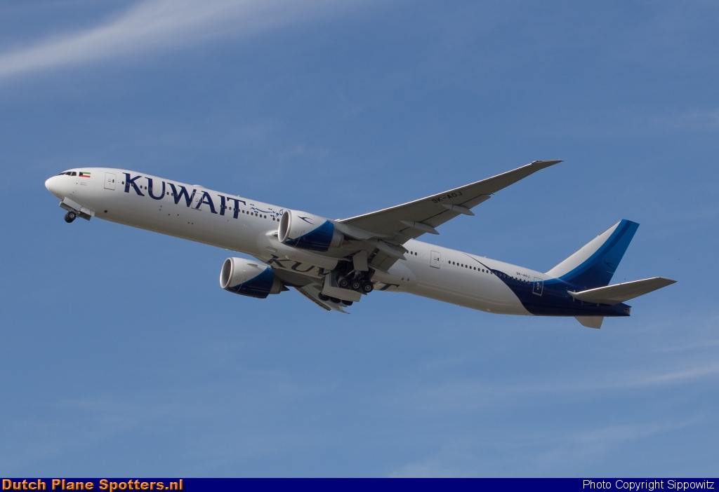 9K-AOJ Boeing 777-300 Kuwait Airways by Sippowitz