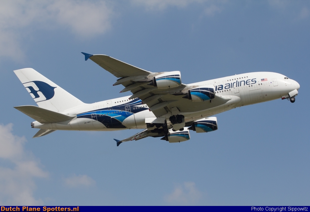 9M-MNC Airbus A380-800 Malaysia Airlines by Sippowitz