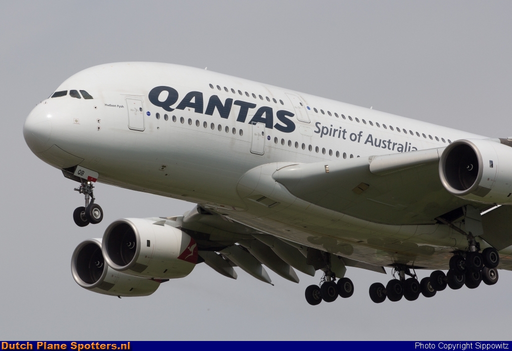 VH-OQB Airbus A380-800 Qantas by Sippowitz
