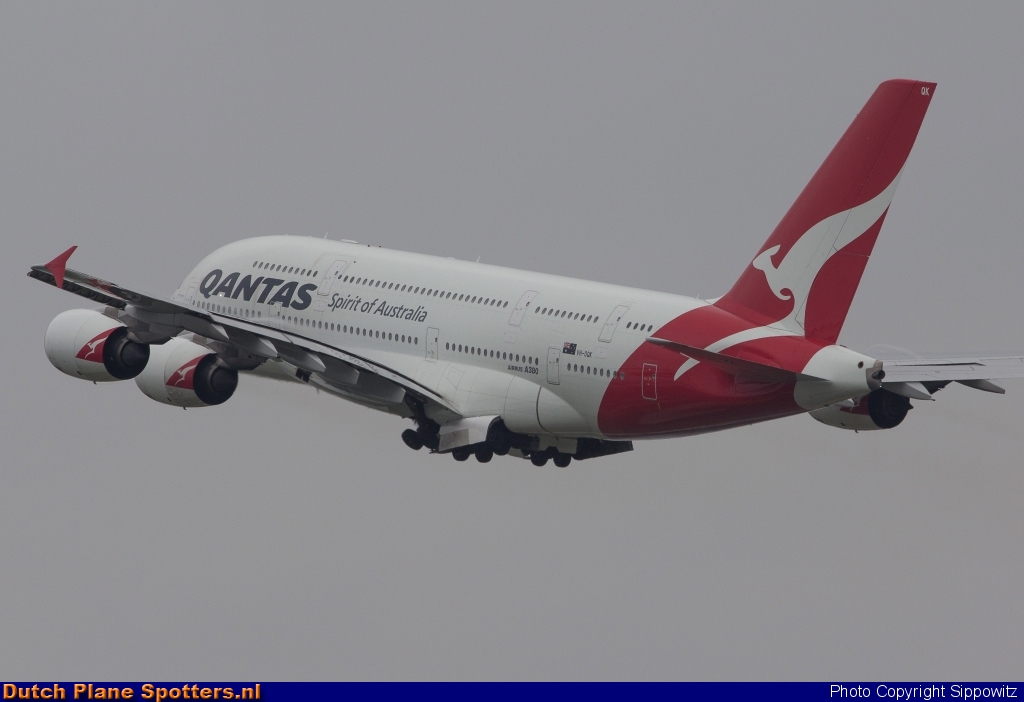 VH-OQK Airbus A380-800 Qantas by Sippowitz