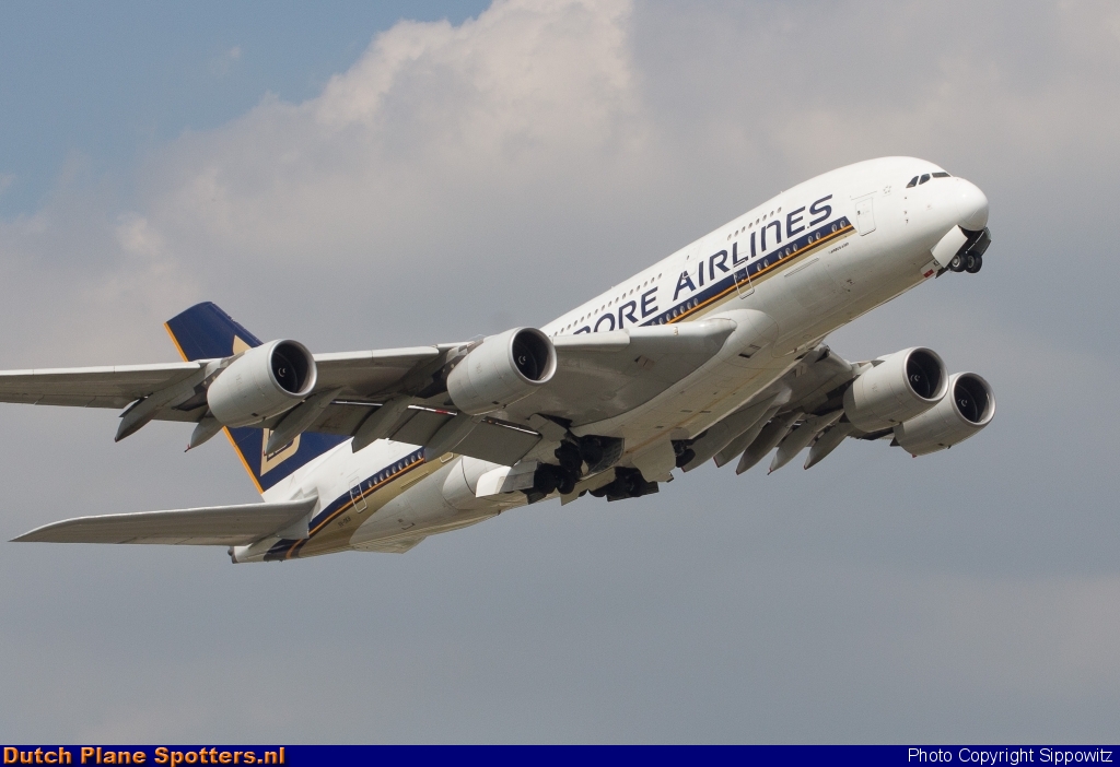 9V-SKB Airbus A380-800 Singapore Airlines by Sippowitz