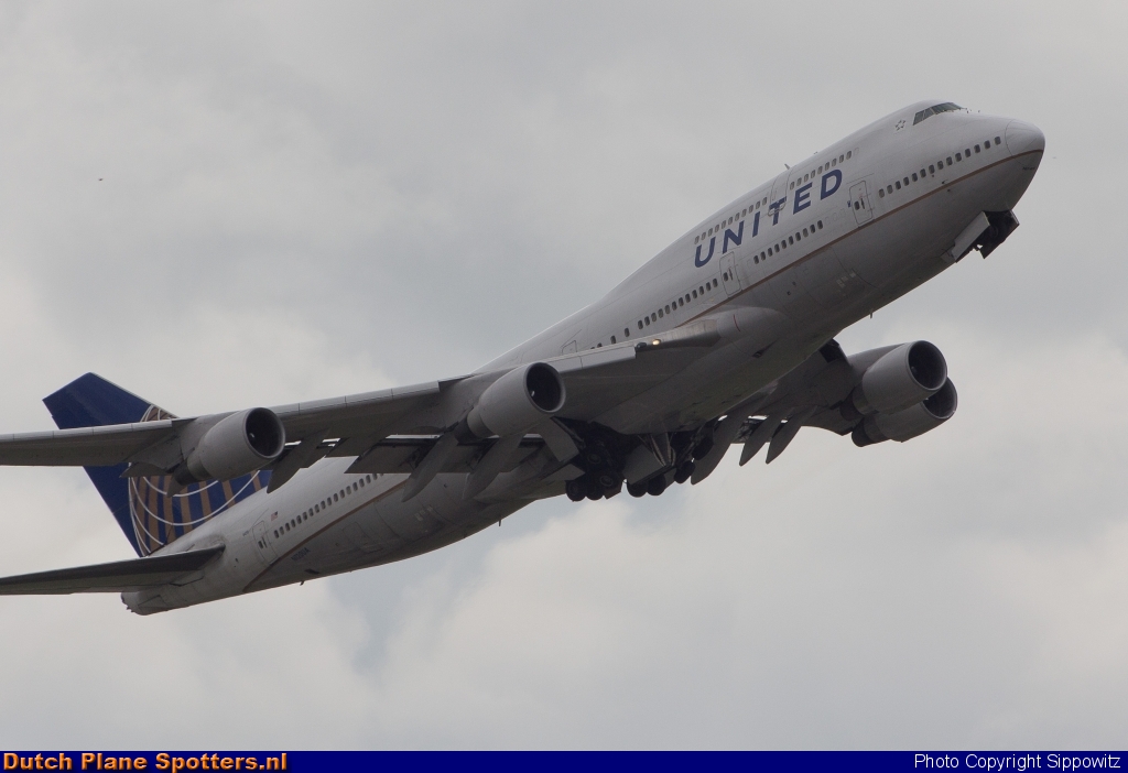 N120UA Boeing 747-400 United Airlines by Sippowitz