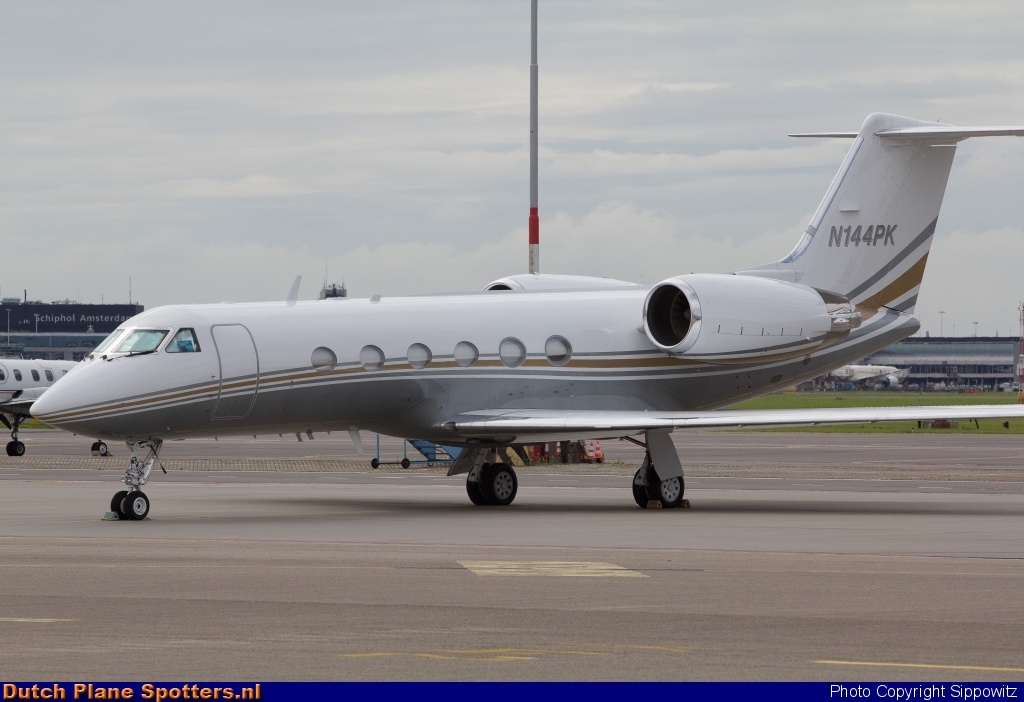 N144PK Gulfstream G-IV Private by Sippowitz
