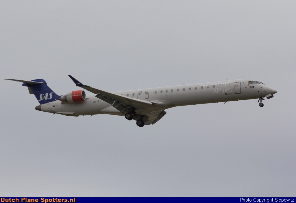 OY-KFI Bombardier Canadair CRJ900 Cityjet (SAS Scandinavian Airlines) by Sippowitz