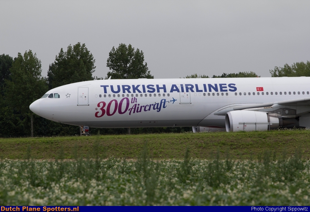 TC-LNC Airbus A330-300 Turkish Airlines by Sippowitz