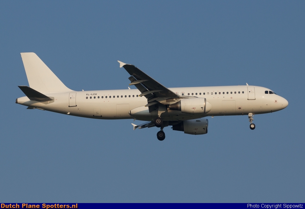 YL-LCU Airbus A320 SmartLynx Airlines (easyJet) by Sippowitz