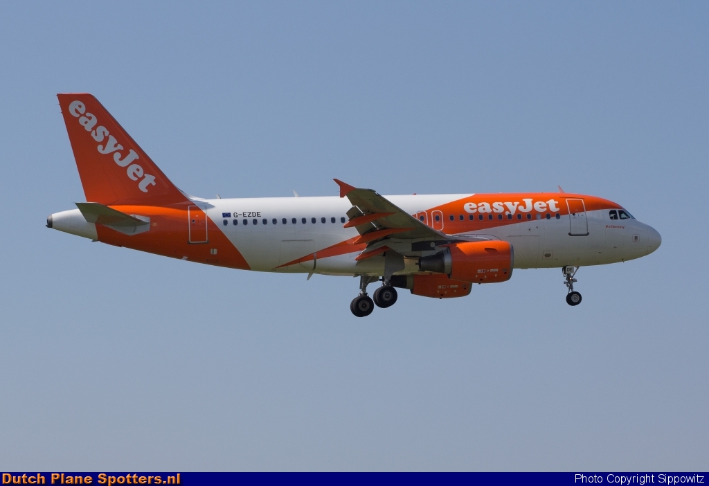 G-EZDE Airbus A319 easyJet by Sippowitz