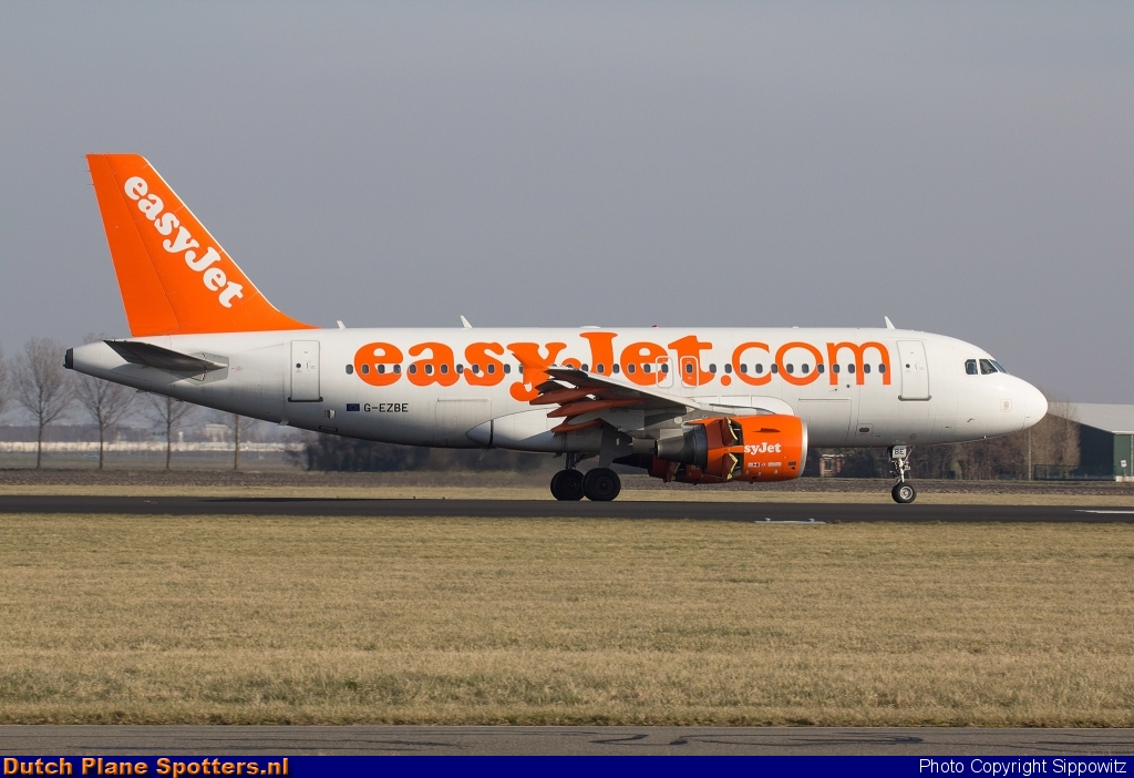 G-EZBE Airbus A319 easyJet by Sippowitz