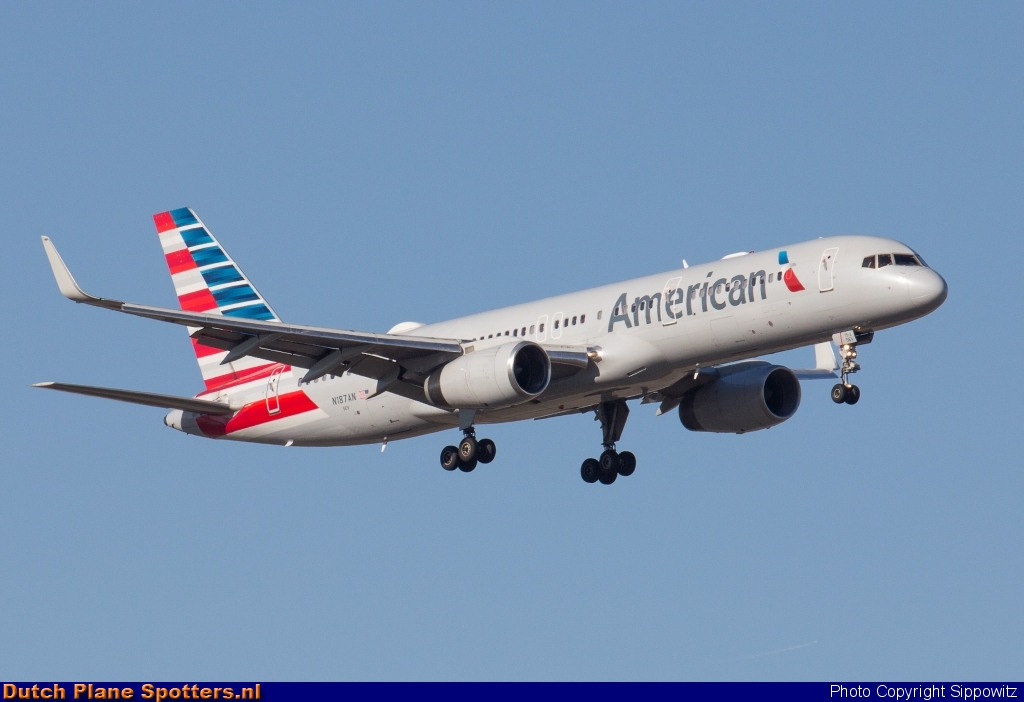 N187AN Boeing 757-200 American Airlines by Sippowitz