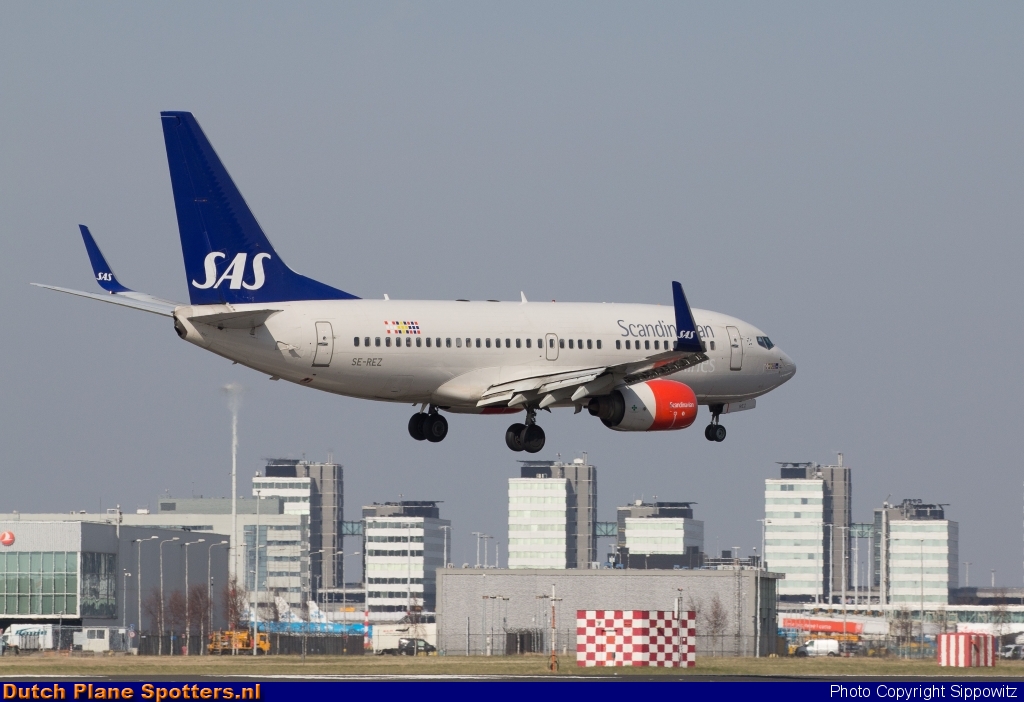 SE-REZ Boeing 737-700 SAS Scandinavian Airlines by Sippowitz