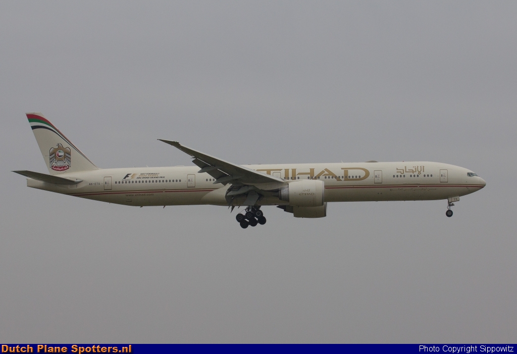 A6-ETS Boeing 777-300 Etihad by Sippowitz