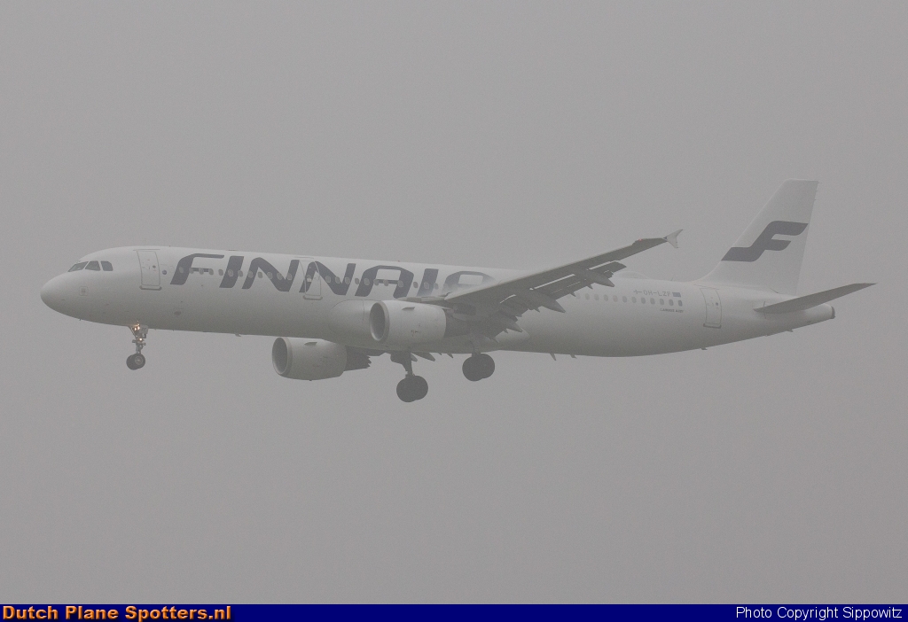 OH-LZF Airbus A321 Finnair by Sippowitz