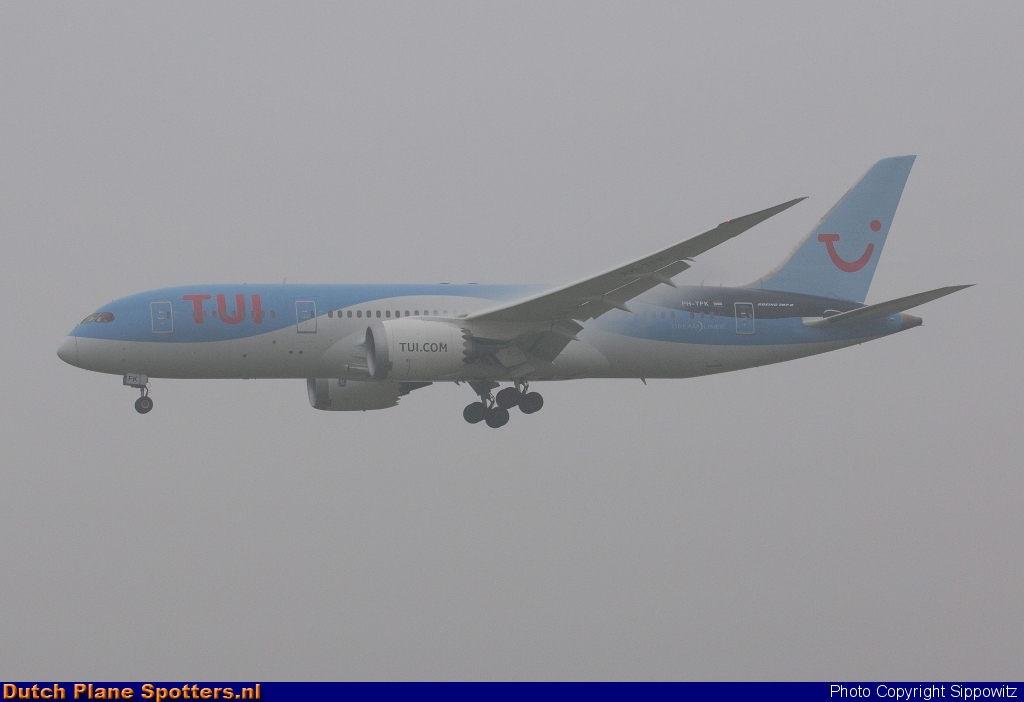 PH-TFK Boeing 787-8 Dreamliner TUI Airlines Netherlands by Sippowitz