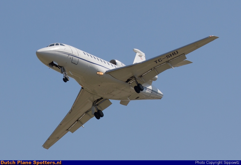 TC-SHU Dassault Falcon 900DX Private by Sippowitz