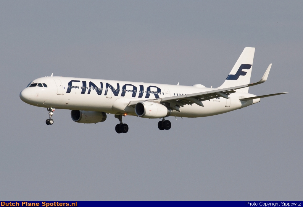 OH-LZM Airbus A321 Finnair by Sippowitz