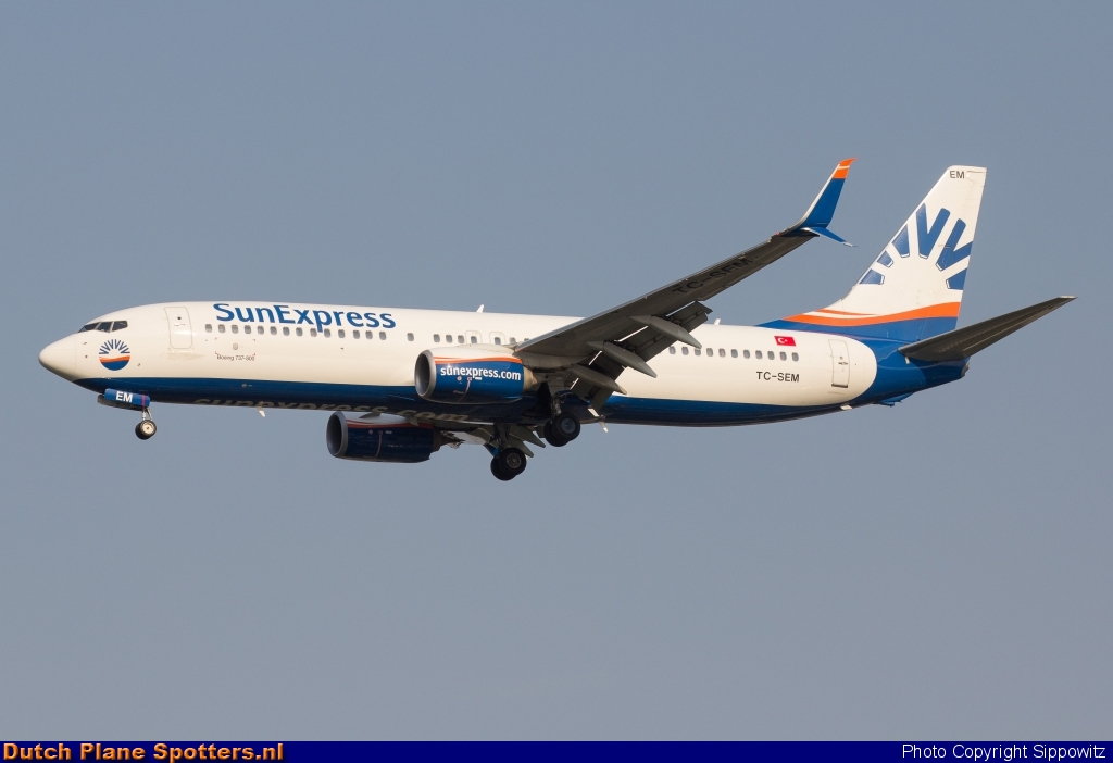 TC-SEM Boeing 737-800 SunExpress by Sippowitz