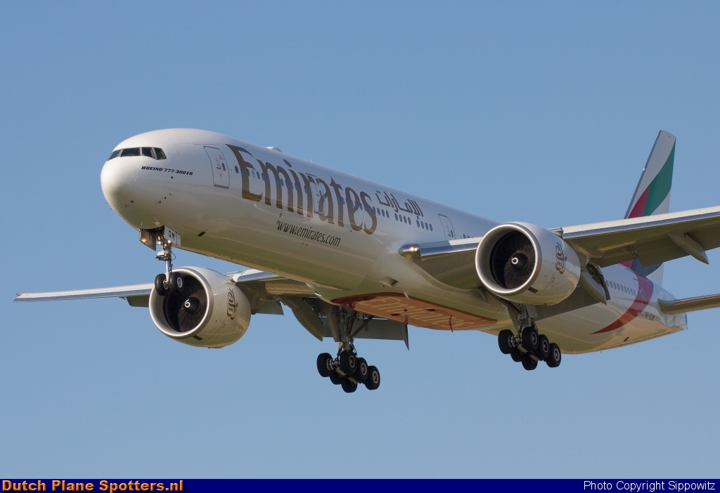 A6-EQM Boeing 777-300 Emirates by Sippowitz