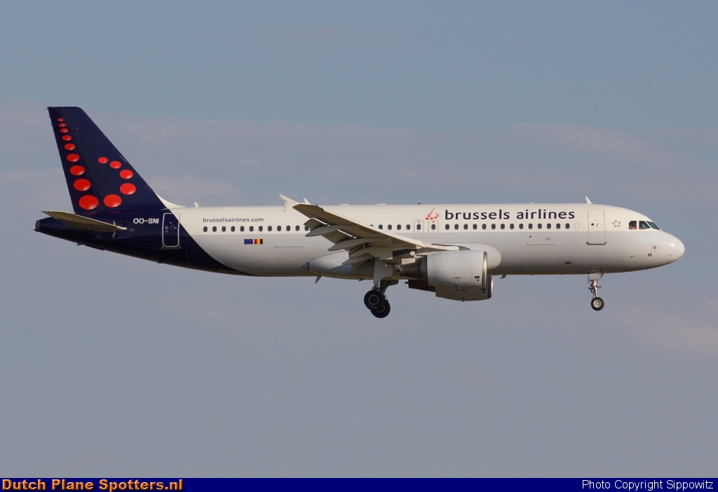 OO-SNI Airbus A320 Brussels Airlines by Sippowitz