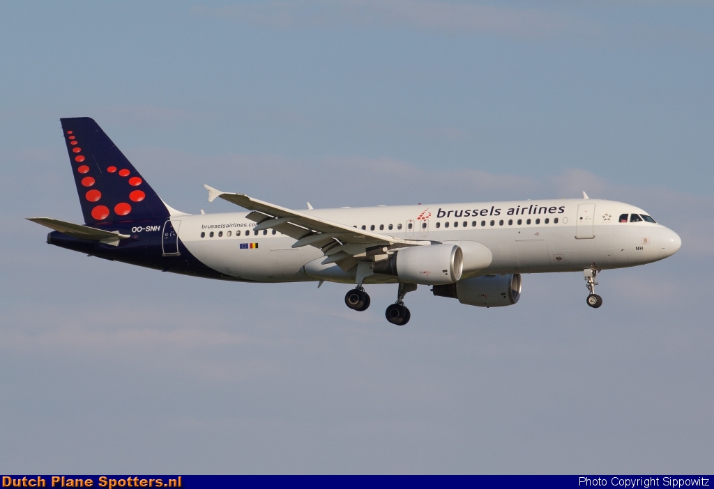 OO-SNH Airbus A320 Brussels Airlines by Sippowitz