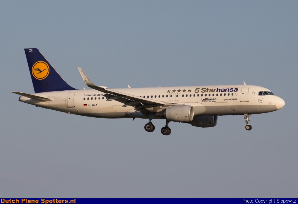 D-AIZX Airbus A320 Lufthansa by Sippowitz