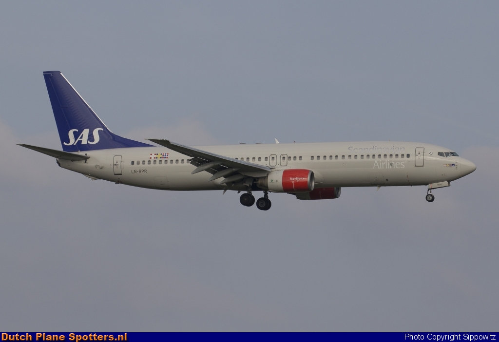 LN-RPR Boeing 737-800 SAS Scandinavian Airlines by Sippowitz