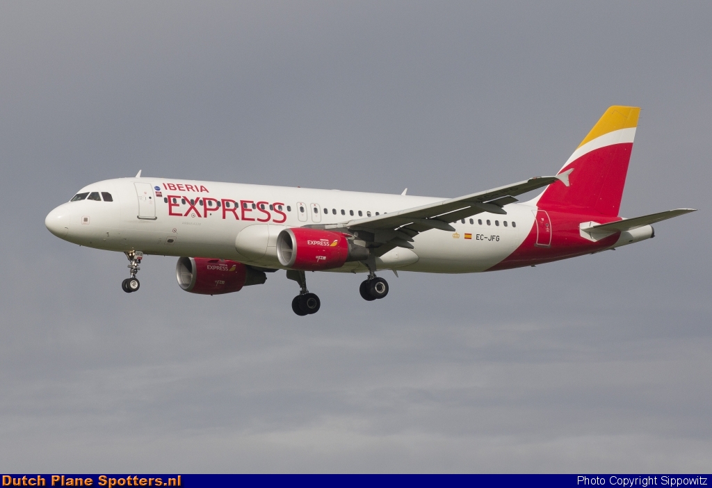 EC-JFG Airbus A320 Iberia Express by Sippowitz