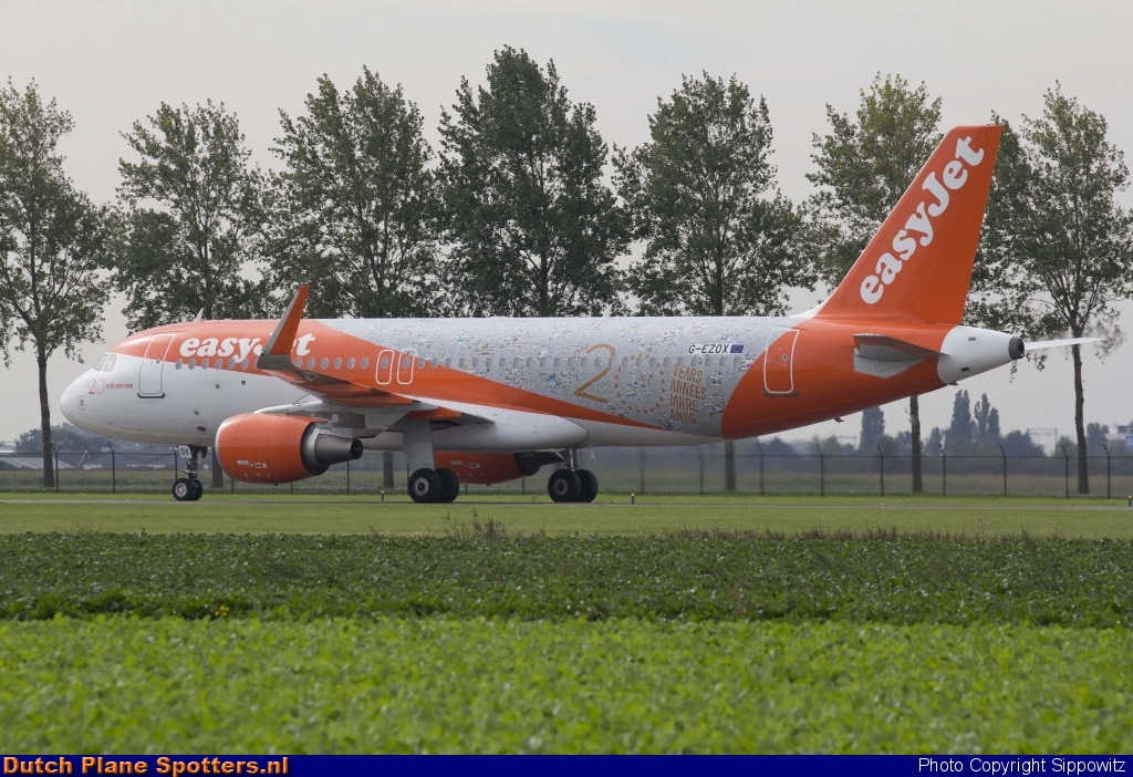 G-EZOX Airbus A320 easyJet by Sippowitz
