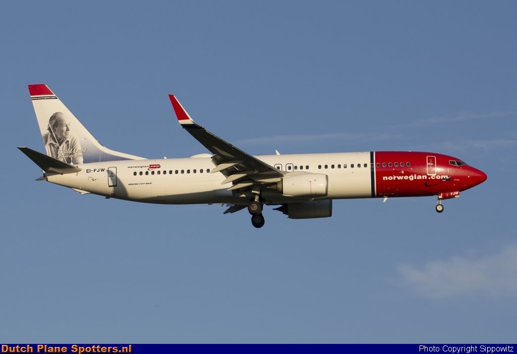 EI-FJW Boeing 737-800 Norwegian Air International by Sippowitz