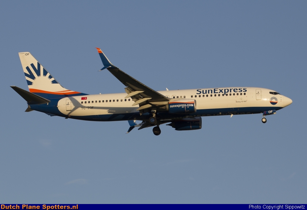 TC-SOF Boeing 737-800 SunExpress by Sippowitz