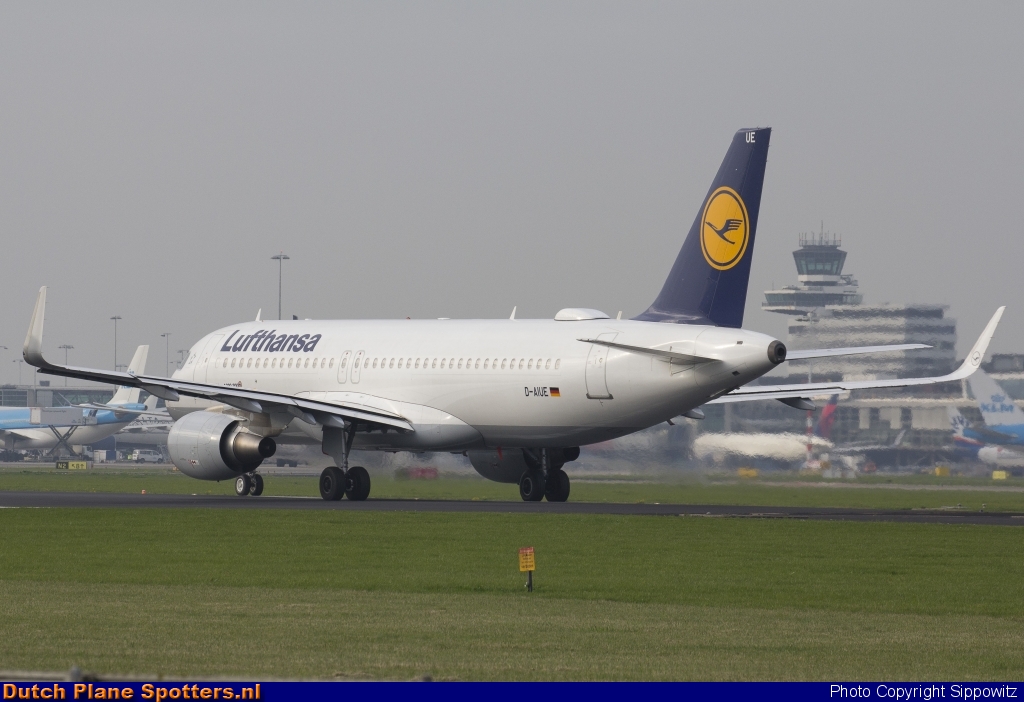 D-AIUE Airbus A320 Lufthansa by Sippowitz