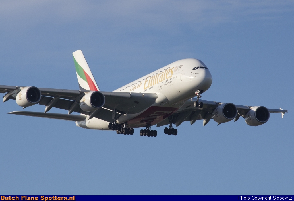 A6-EDP Airbus A380-800 Emirates by Sippowitz