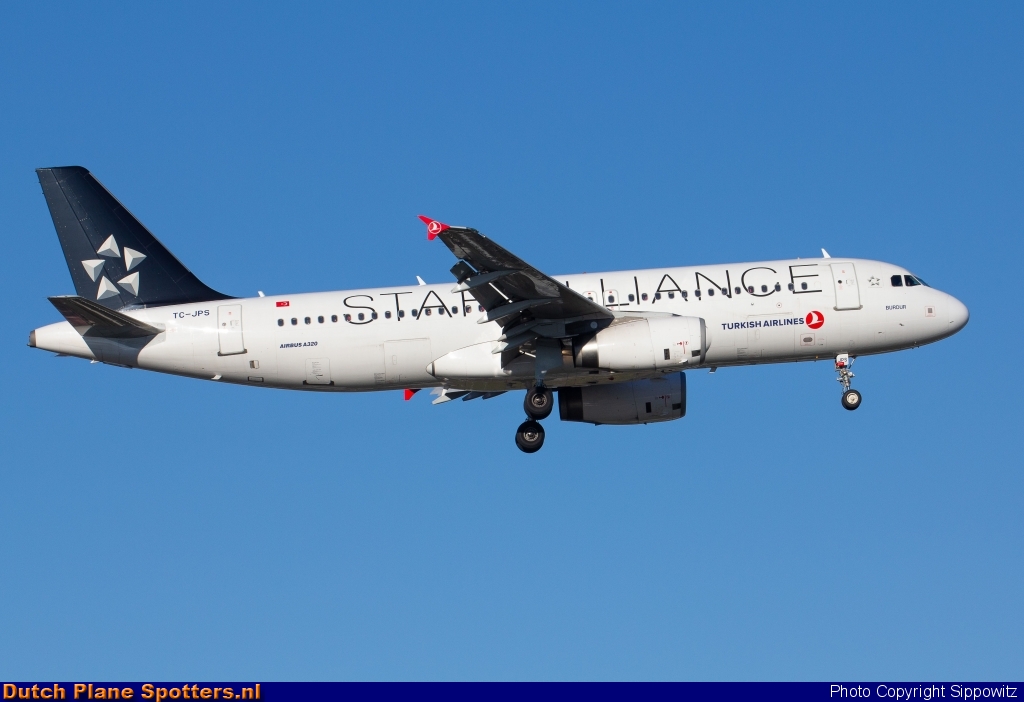 TC-JPS Airbus A320 Turkish Airlines by Sippowitz