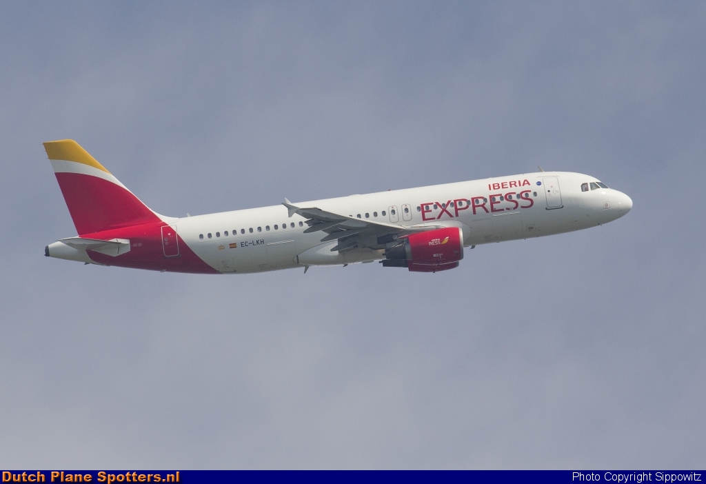 EC-LKH Airbus A320 Iberia Express by Sippowitz