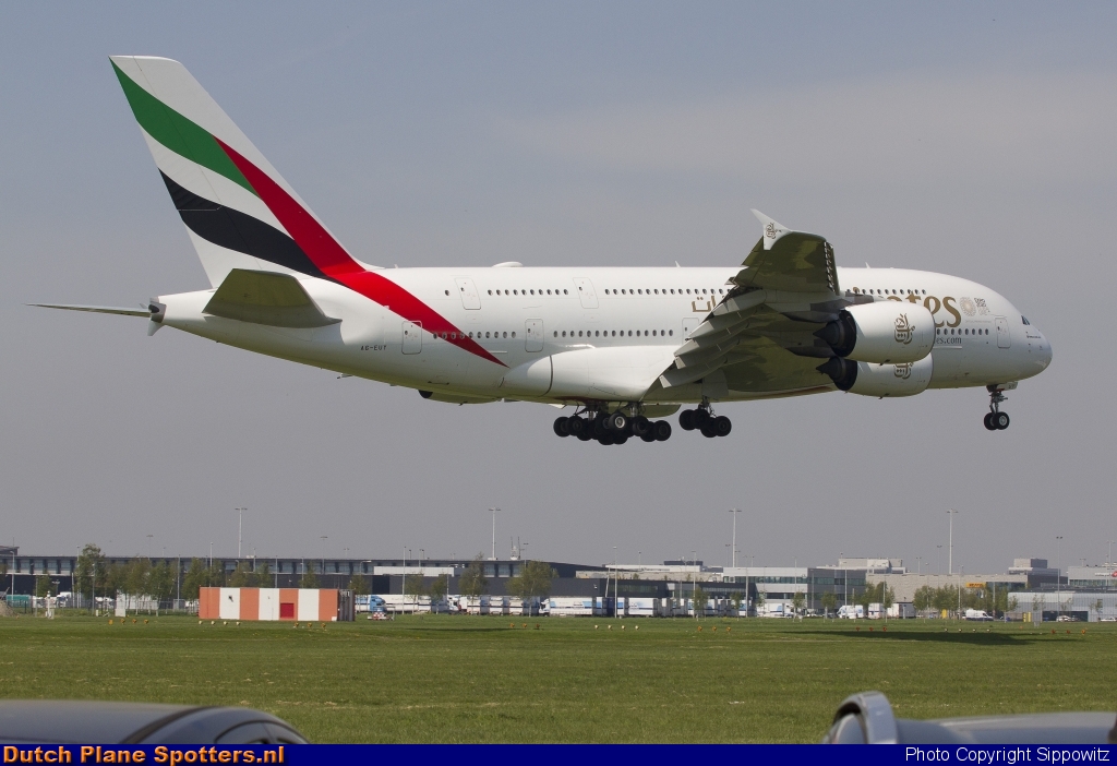 A6-EUY Airbus A380-800 Emirates by Sippowitz