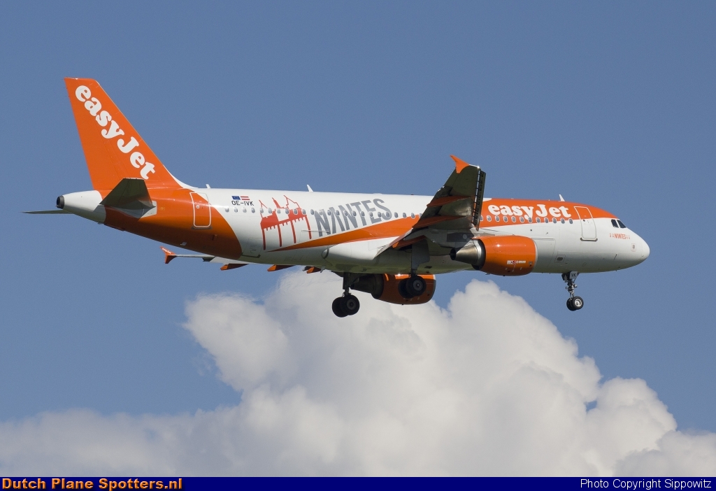 OE-IVK Airbus A320 easyJet Europe by Sippowitz