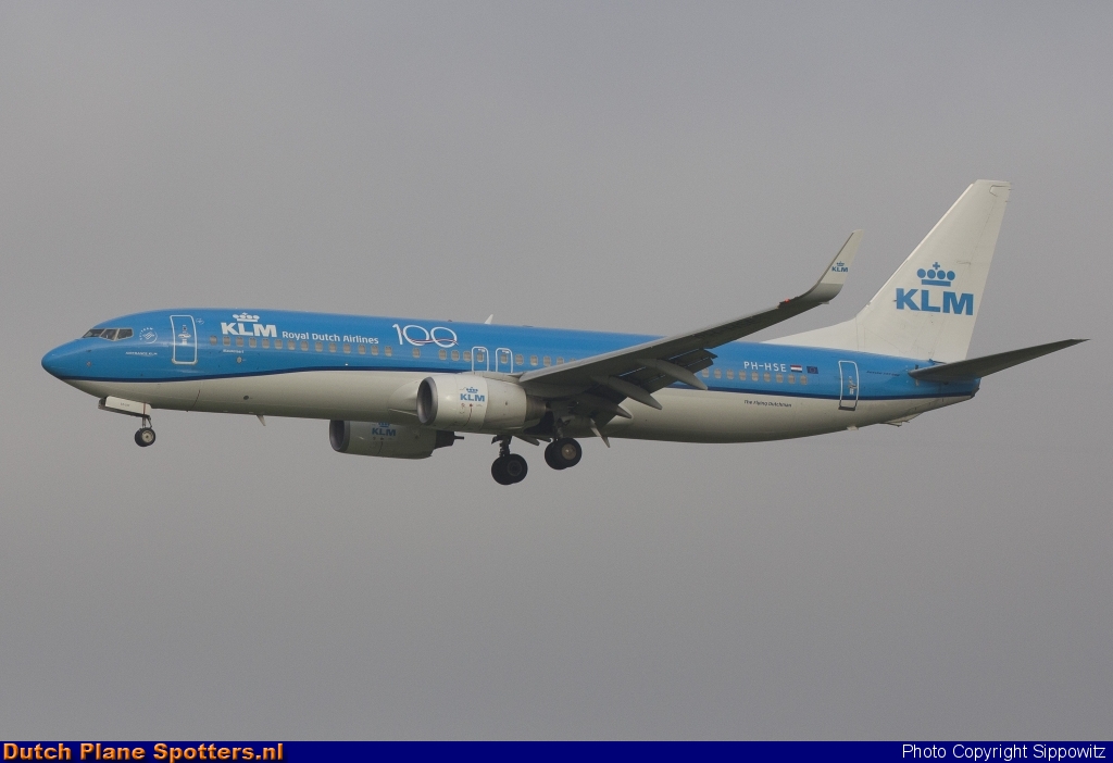 PH-HSE Boeing 737-800 KLM Royal Dutch Airlines by Sippowitz